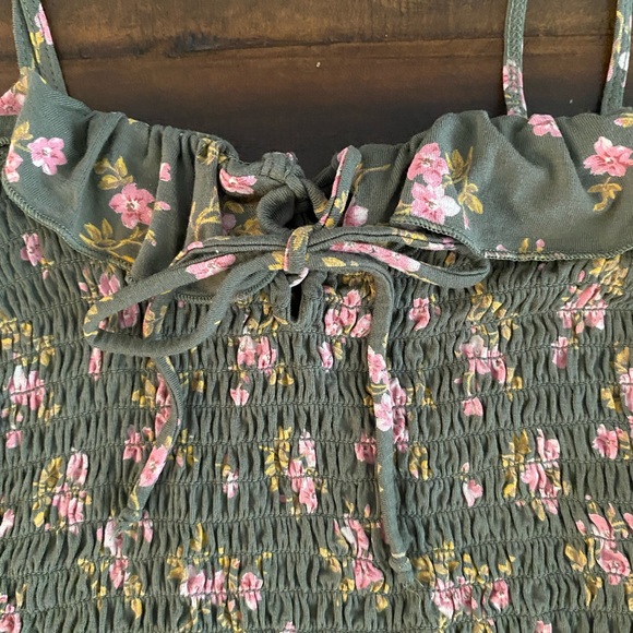 America Eagle Outfitters Floral Smocked Tank Top - Picture 5 of 9